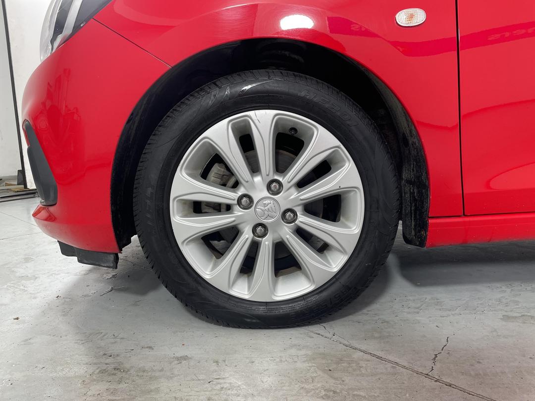 Photo '10' of Holden Spark