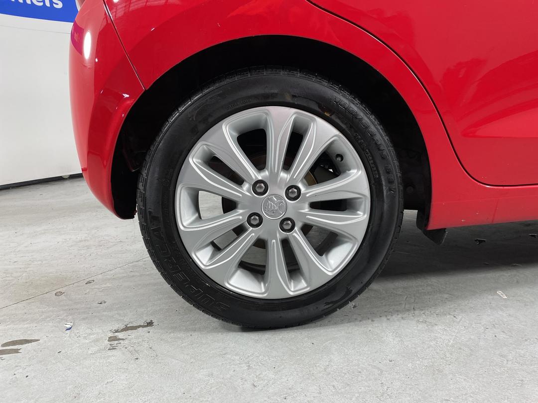 Photo '12' of Holden Spark