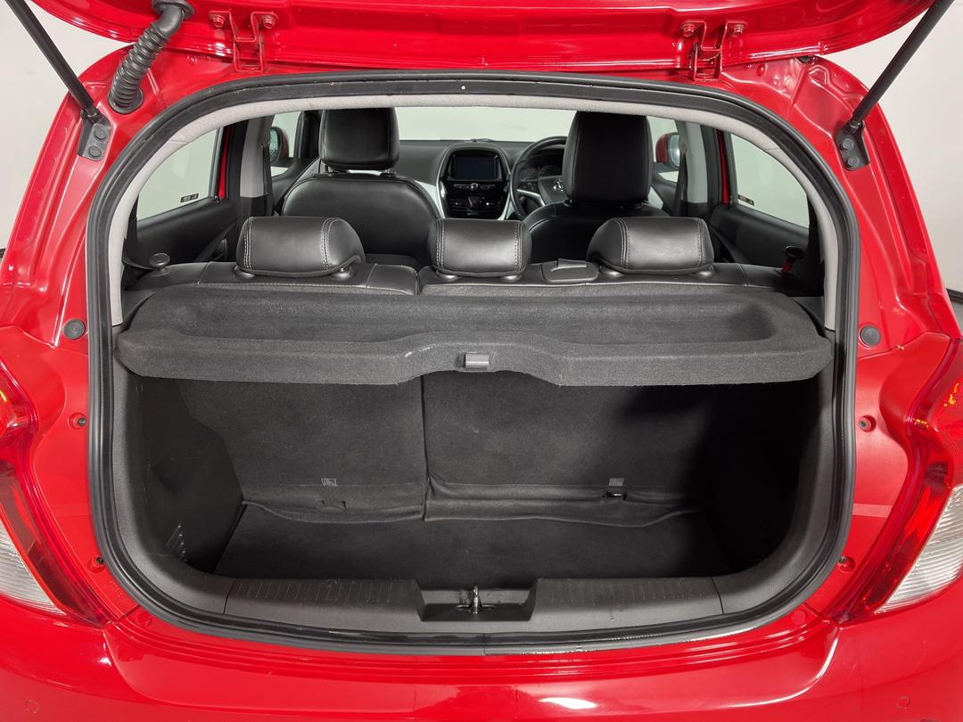 Photo '14' of Holden Spark