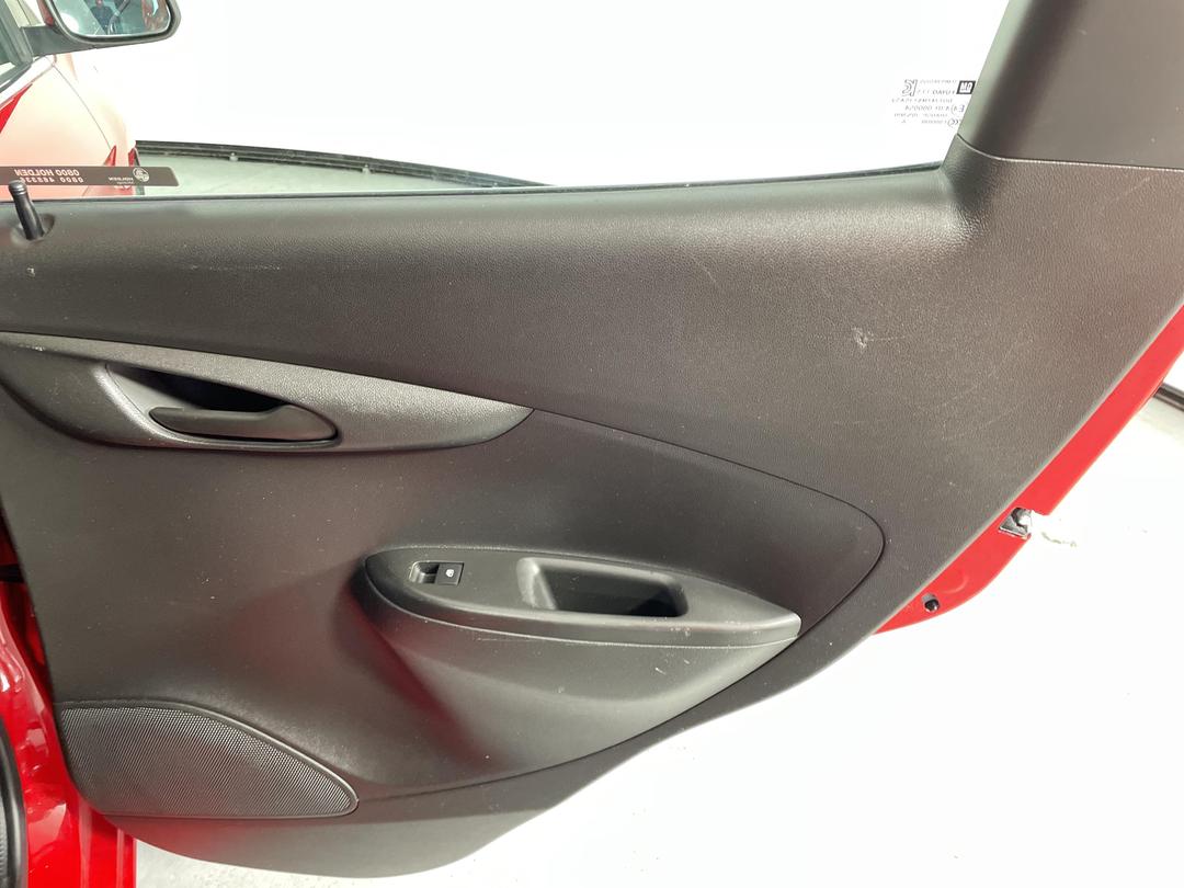 Photo '19' of Holden Spark