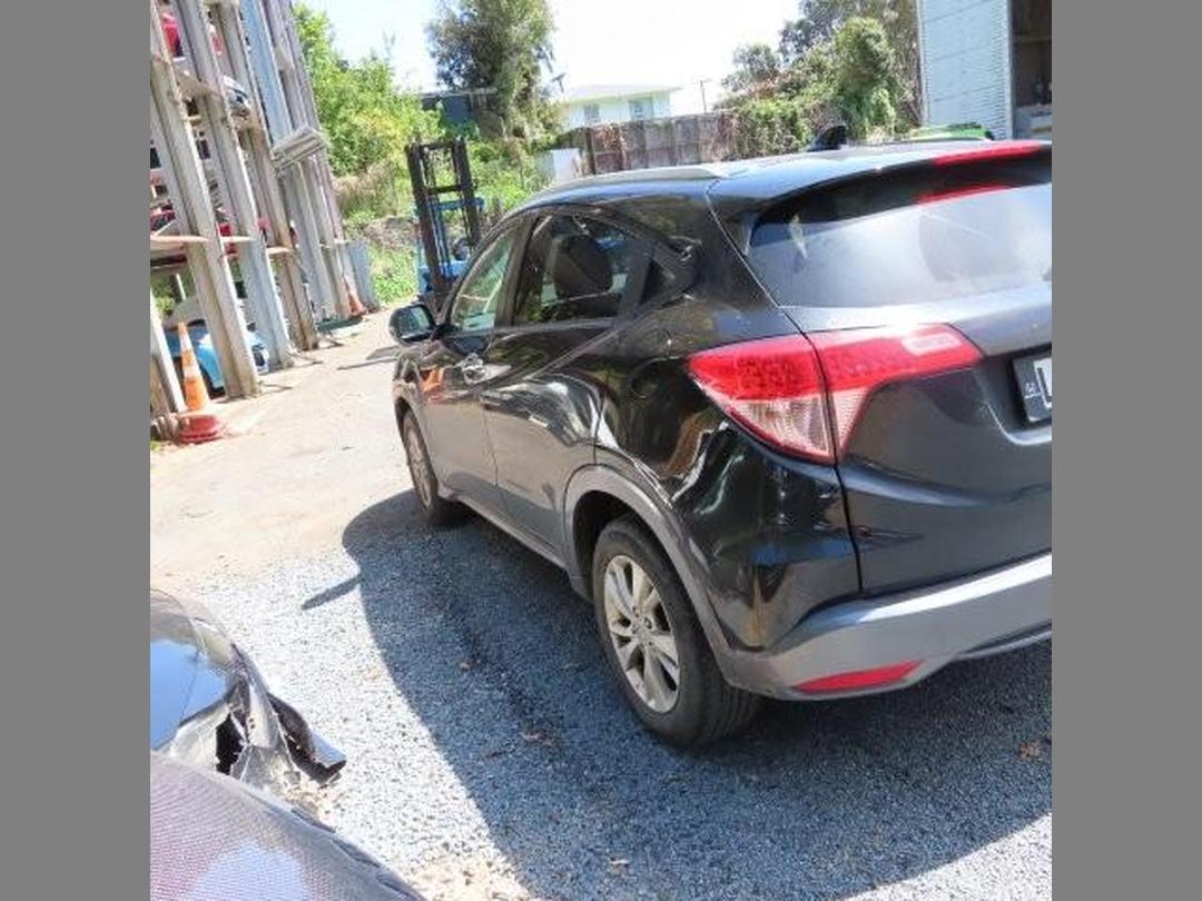 Photo '4' of Honda HR-V AWD Photo '4' of Honda HR-V AWD