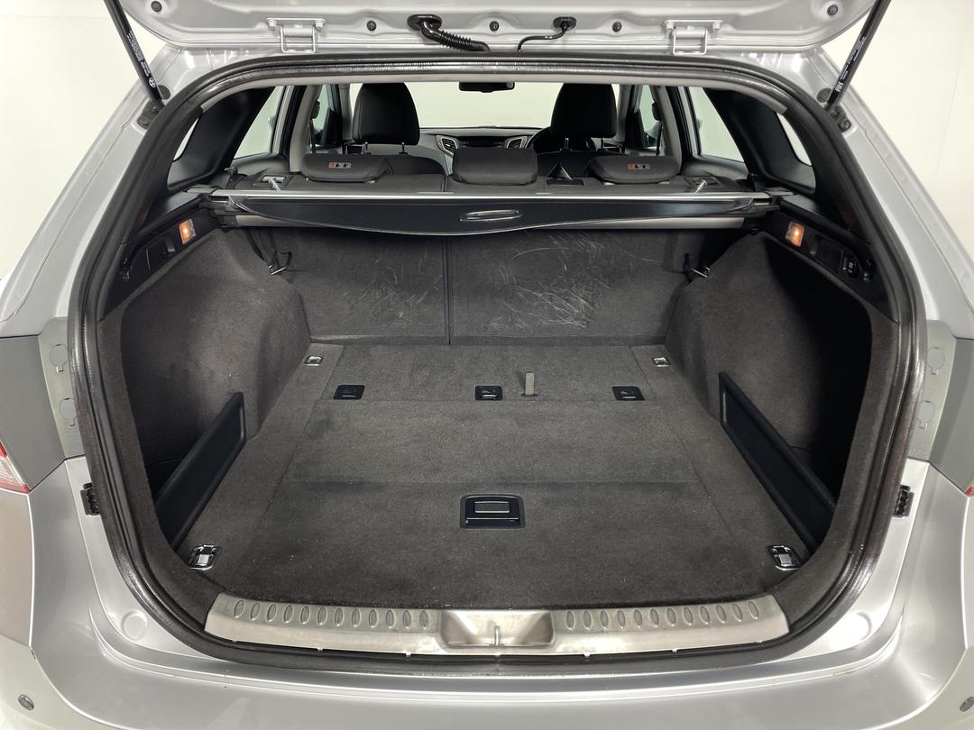 Photo '14' of Hyundai I40