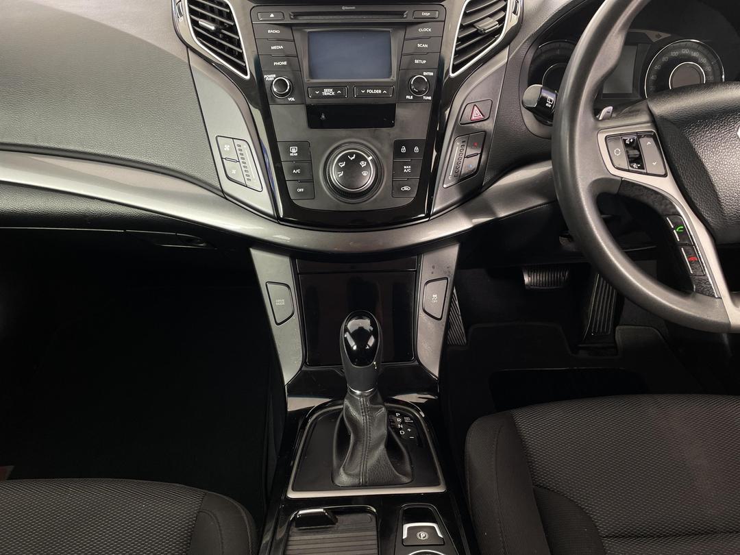 Photo '18' of Hyundai I40