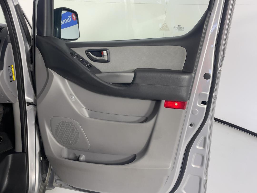 Photo '15' of Hyundai Imax