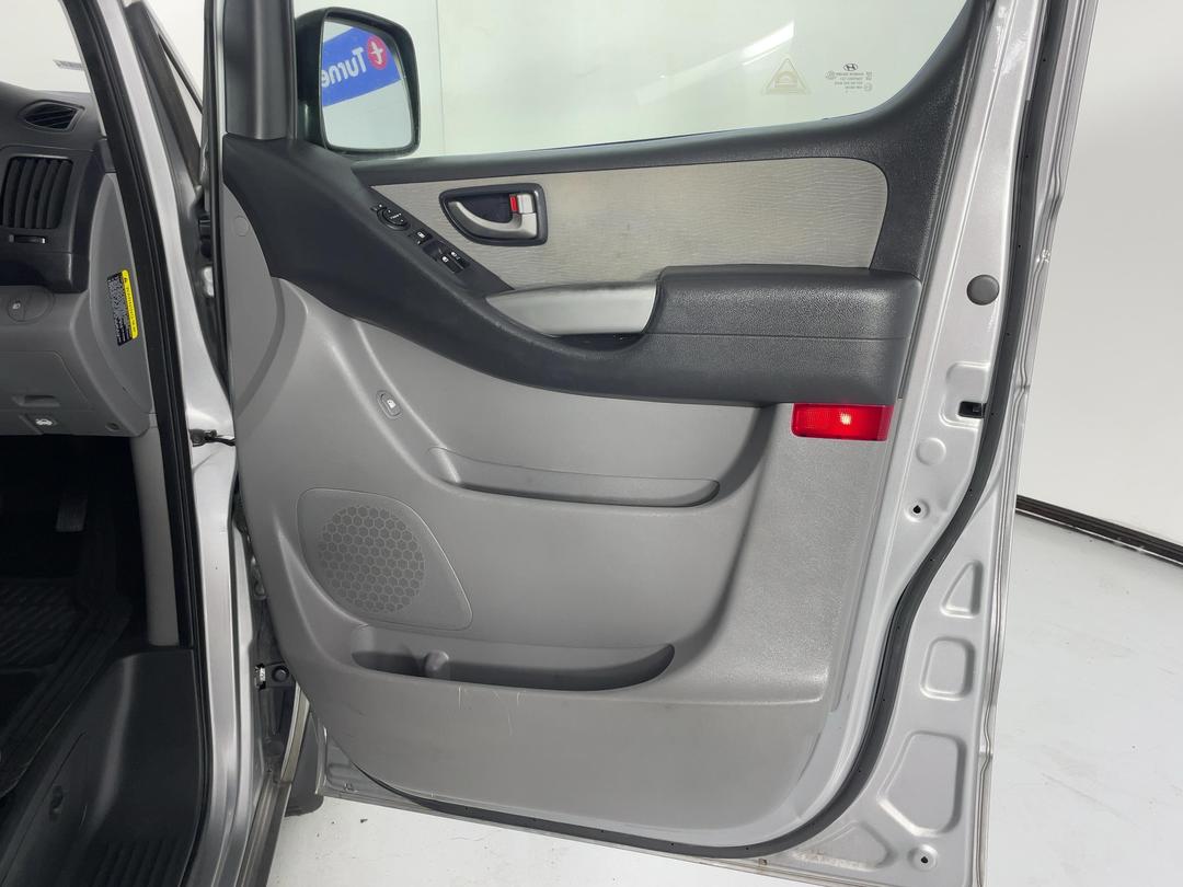 Photo '15' of Hyundai Imax