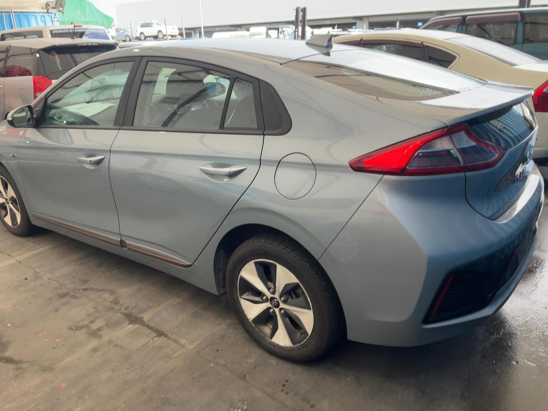 Photo '4' of Hyundai Ioniq