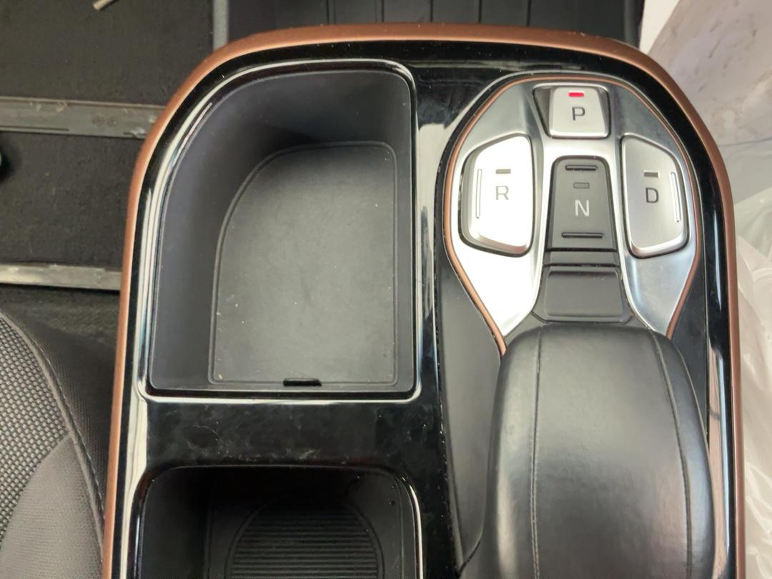 Photo '9' of Hyundai Ioniq