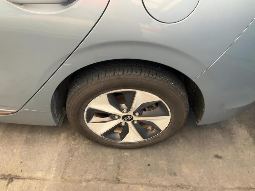 Photo '15' of Hyundai Ioniq