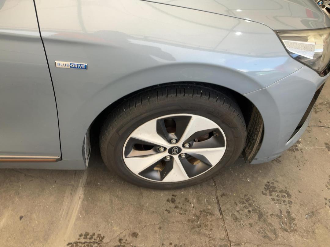 Photo '17' of Hyundai Ioniq