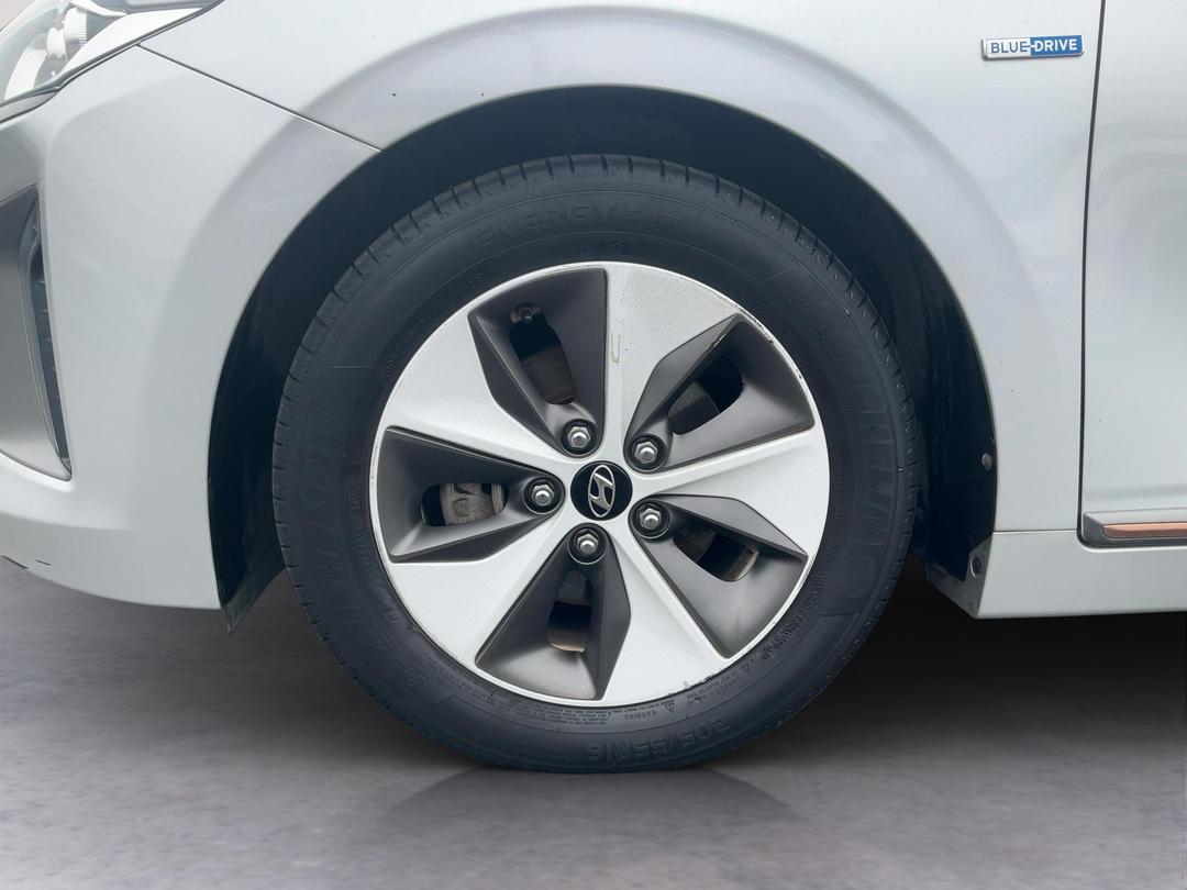 Photo '10' of Hyundai Ioniq