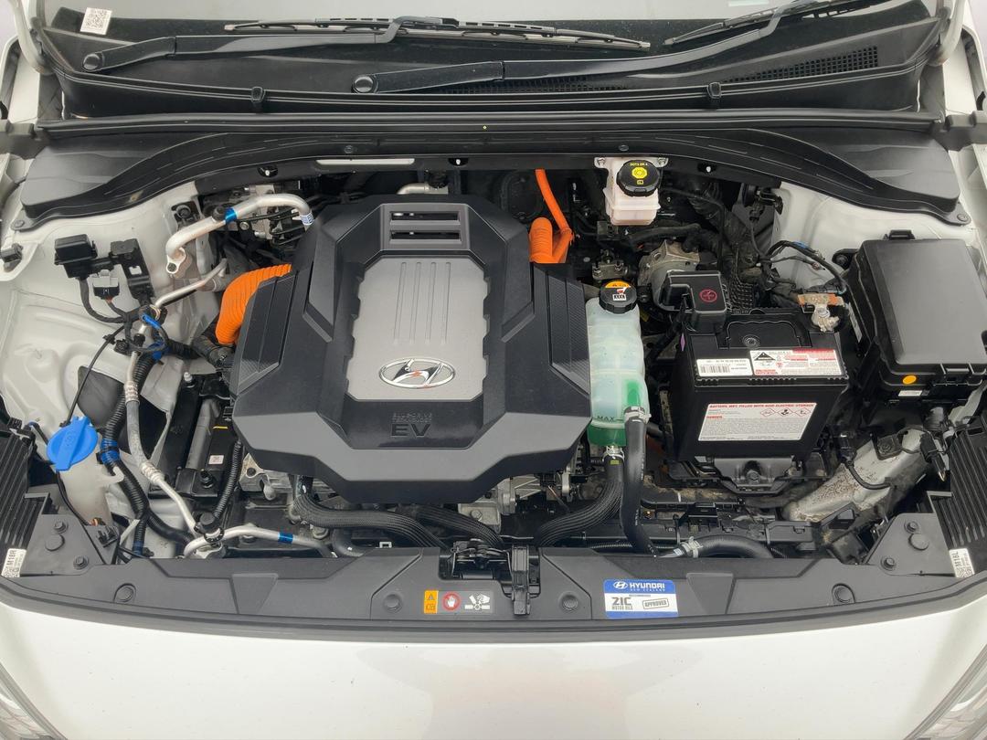 Photo '13' of Hyundai Ioniq