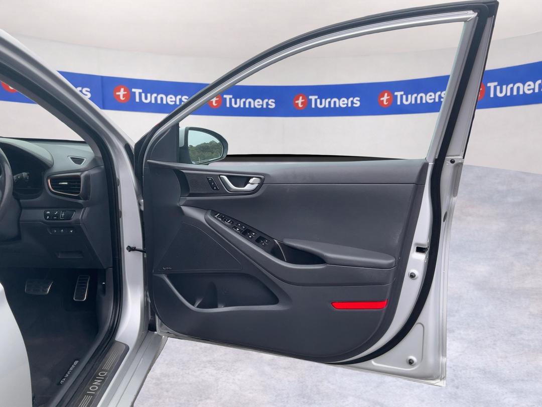 Photo '15' of Hyundai Ioniq