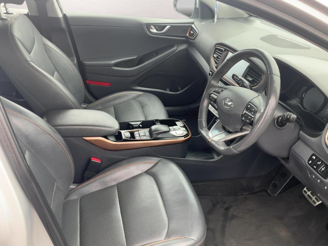Photo '16' of Hyundai Ioniq