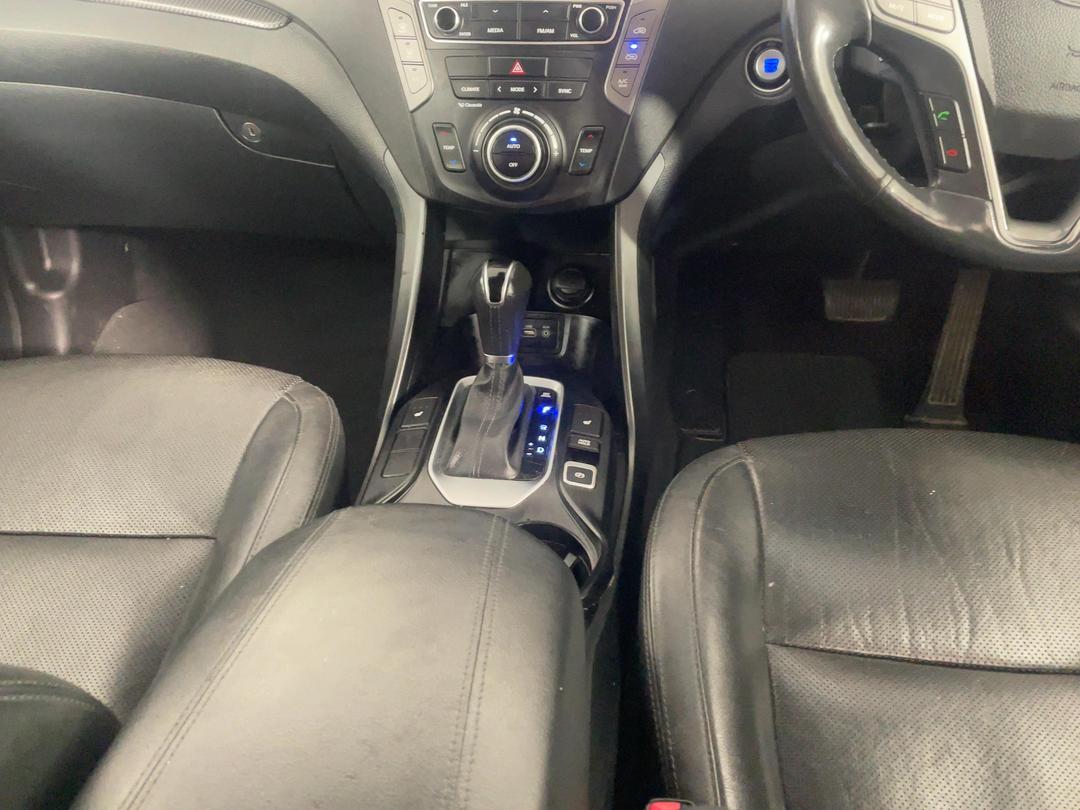 Photo '18' of Hyundai Santa FE
