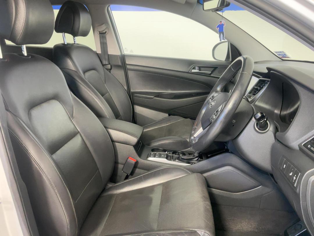 Photo '16' of Hyundai Tucson