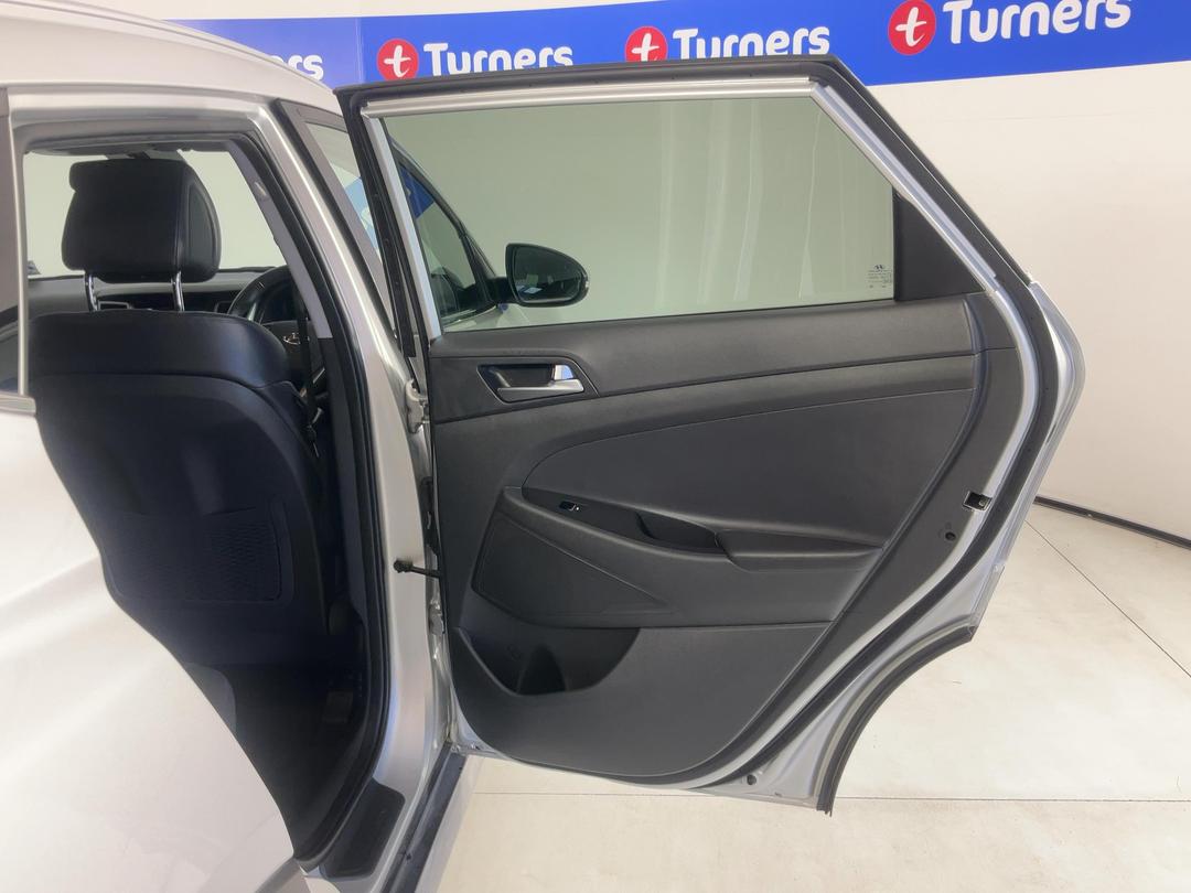 Photo '19' of Hyundai Tucson