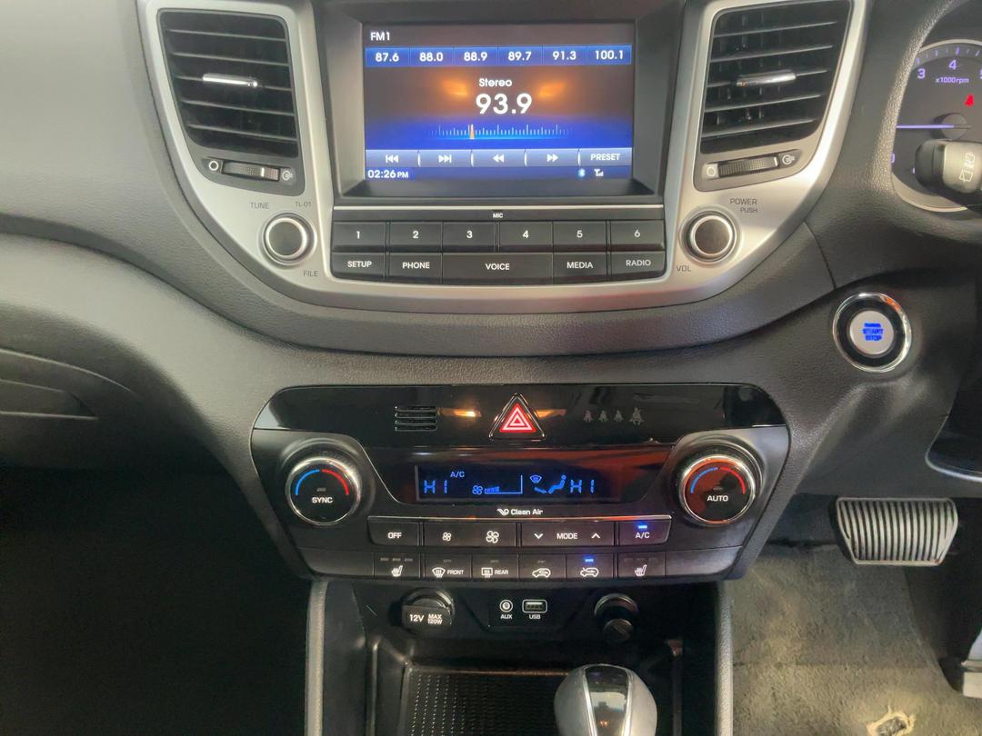 Photo '28' of Hyundai Tucson