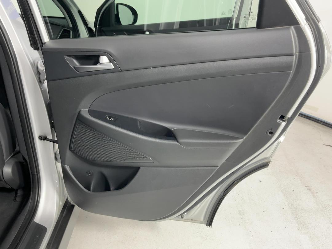 Photo '19' of Hyundai Tucson