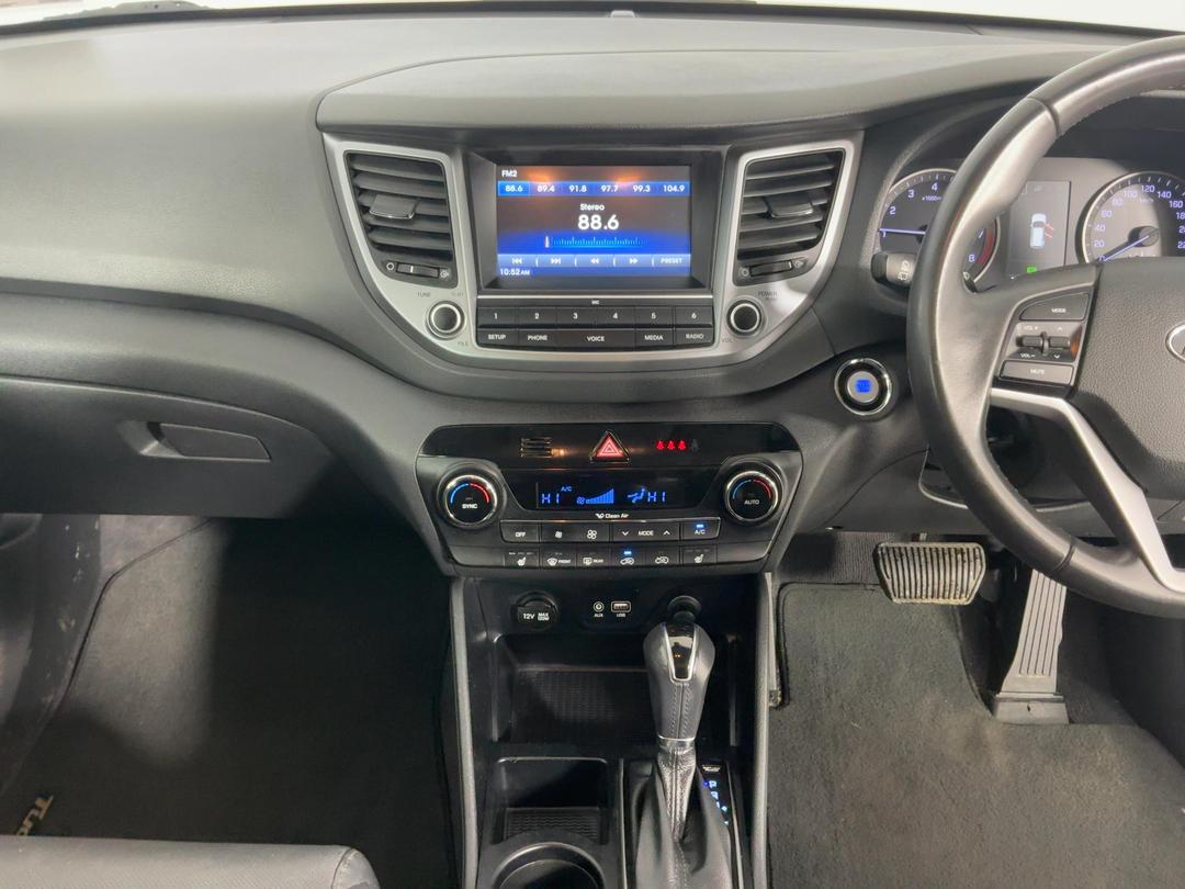 Photo '18' of Hyundai Tucson