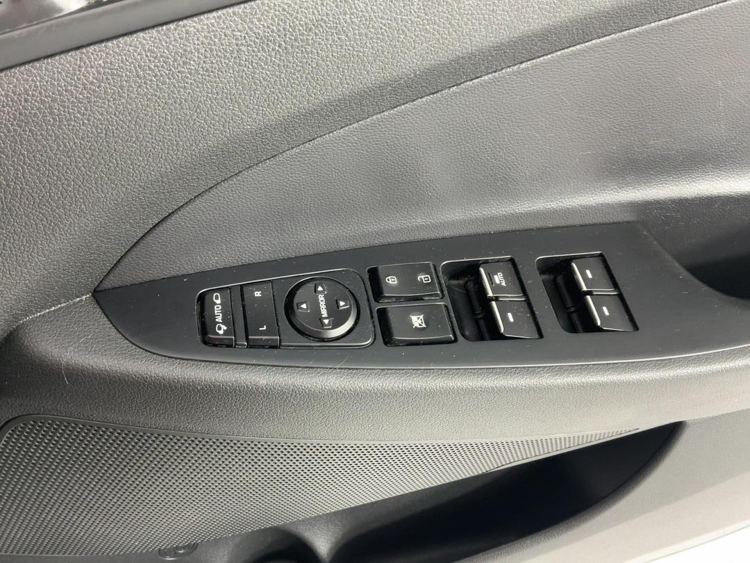 Photo '27' of Hyundai Tucson