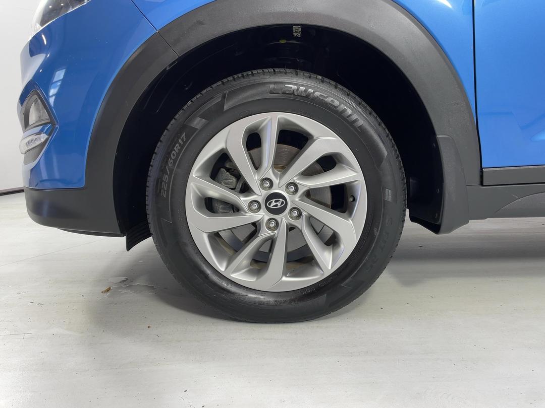 Photo '10' of Hyundai Tucson