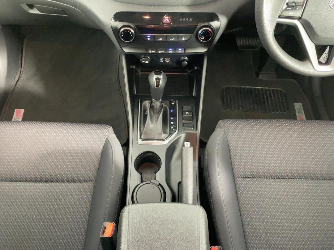 Photo '18' of Hyundai Tucson