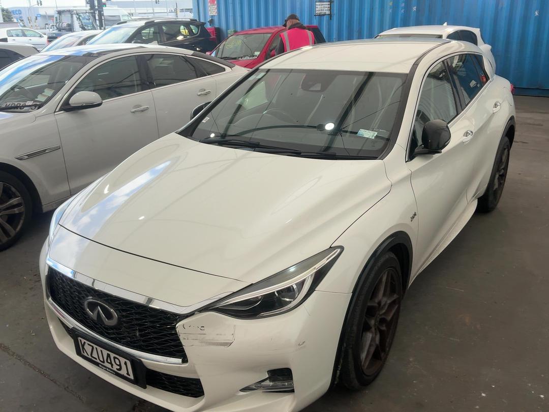 Photo '5' of Infiniti Q30 2.0T Sport Photo '5' of Infiniti Q30 2.0T Sport