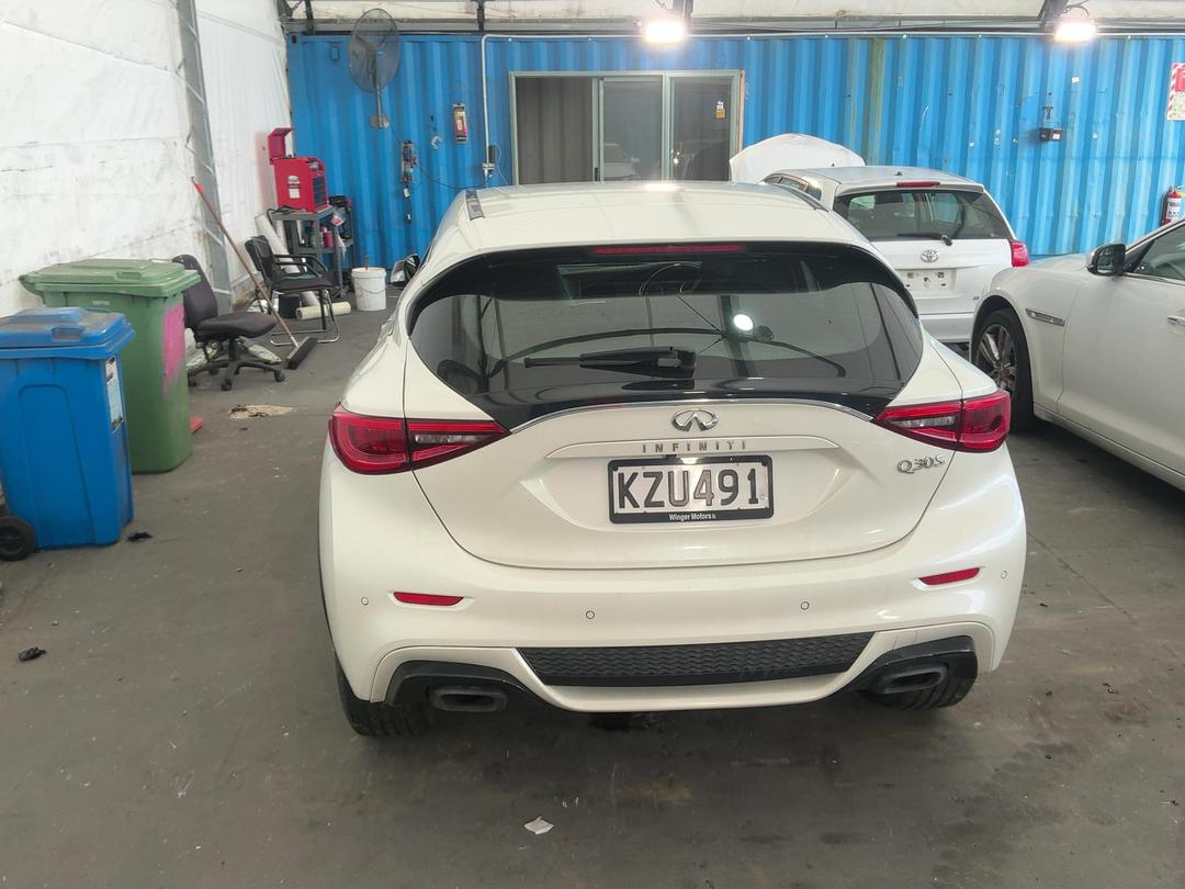 Photo '10' of Infiniti Q30 2.0T Sport Photo '10' of Infiniti Q30 2.0T Sport