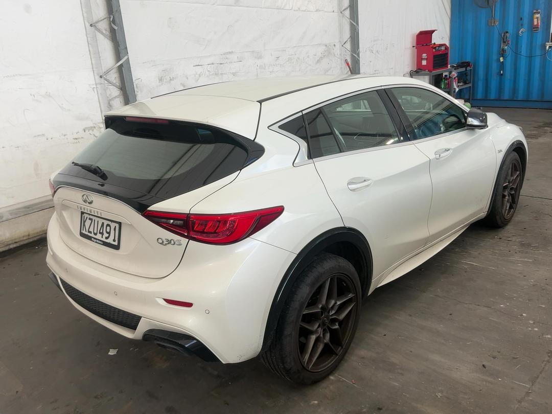Photo '11' of Infiniti Q30 2.0T Sport Photo '11' of Infiniti Q30 2.0T Sport