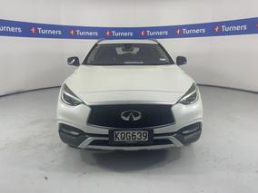 Photo '2' of Infiniti QX30
