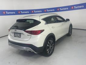 Photo '7' of Infiniti QX30