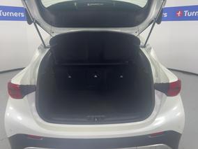 Photo '14' of Infiniti QX30