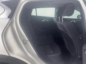Photo '20' of Infiniti QX30