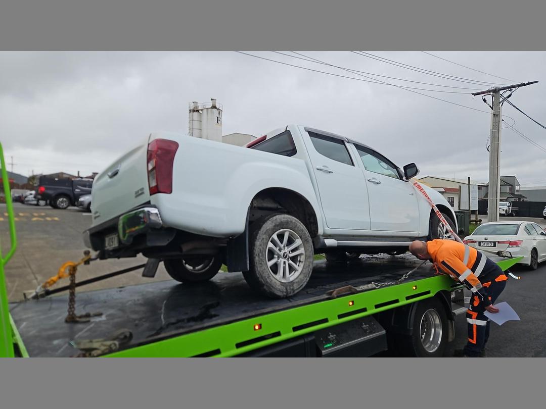 Photo '8' of Isuzu D-MAX LS DC Photo '8' of Isuzu D-MAX LS DC