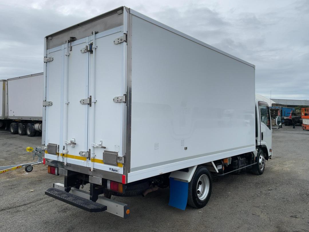 Photo '4' of Isuzu ELF Chiller
