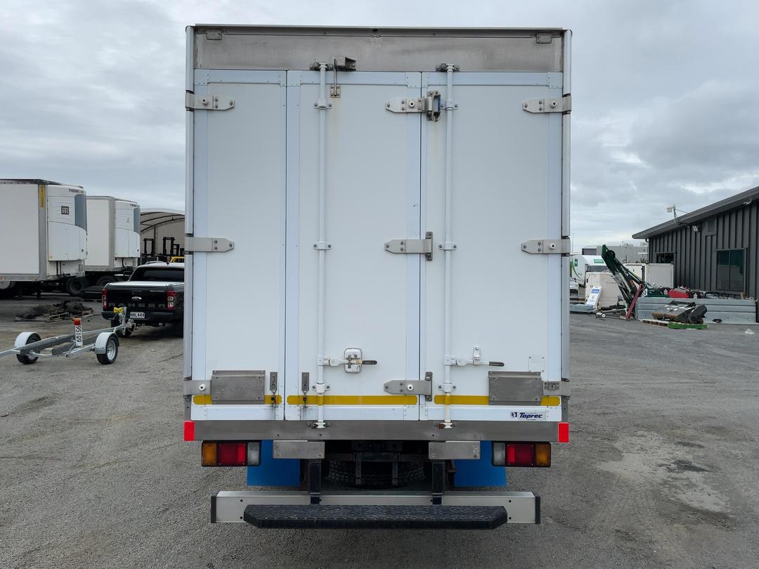 Photo '5' of Isuzu ELF Chiller