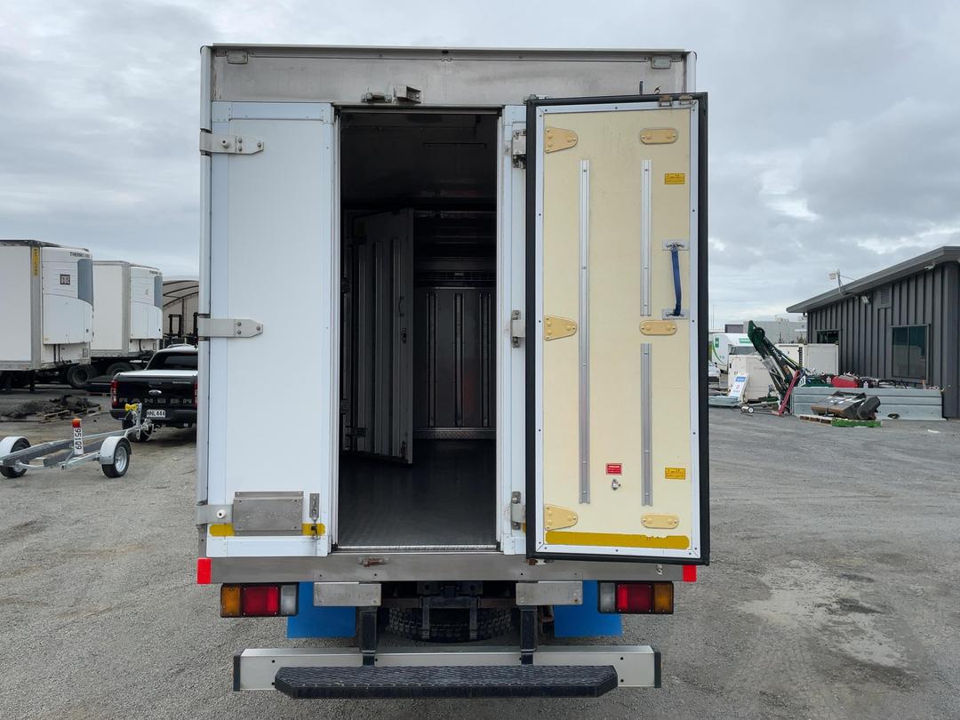 Photo '6' of Isuzu ELF Chiller