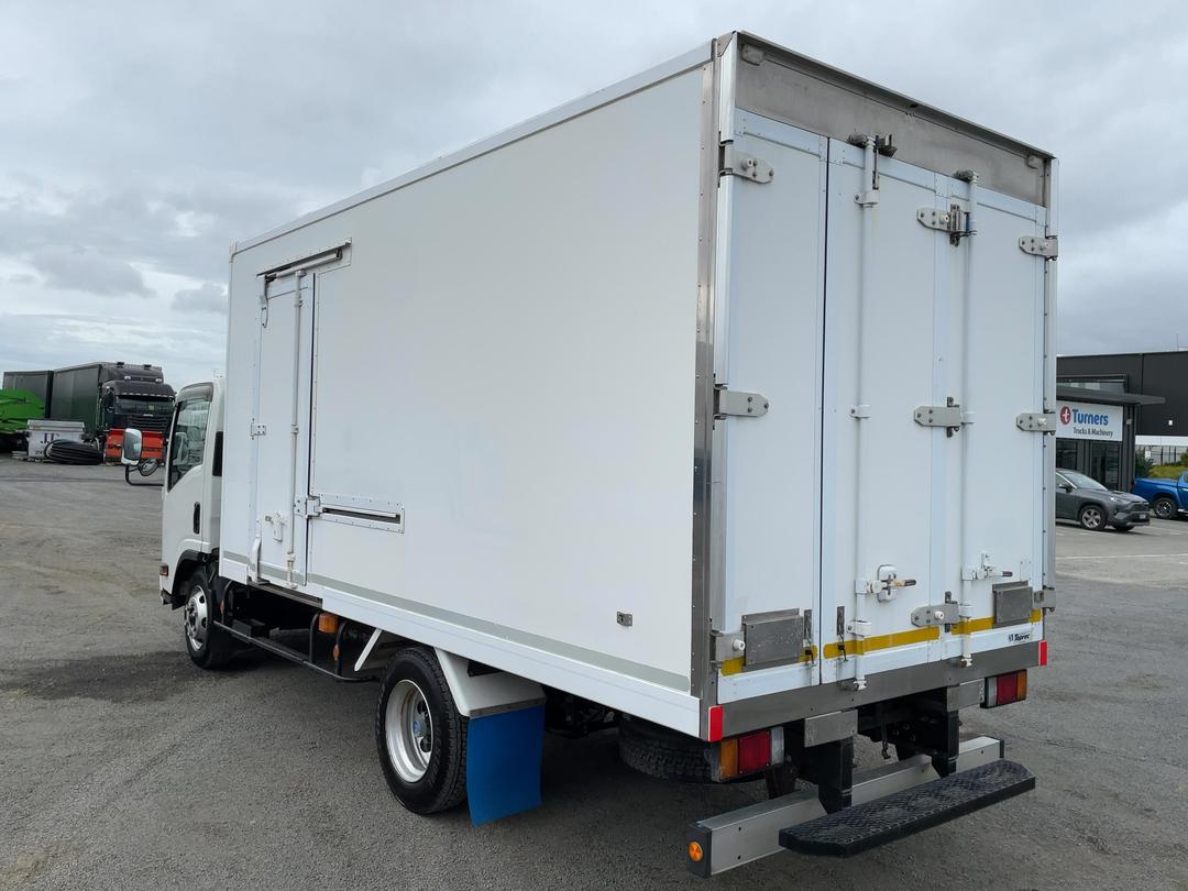 Photo '7' of Isuzu ELF Chiller