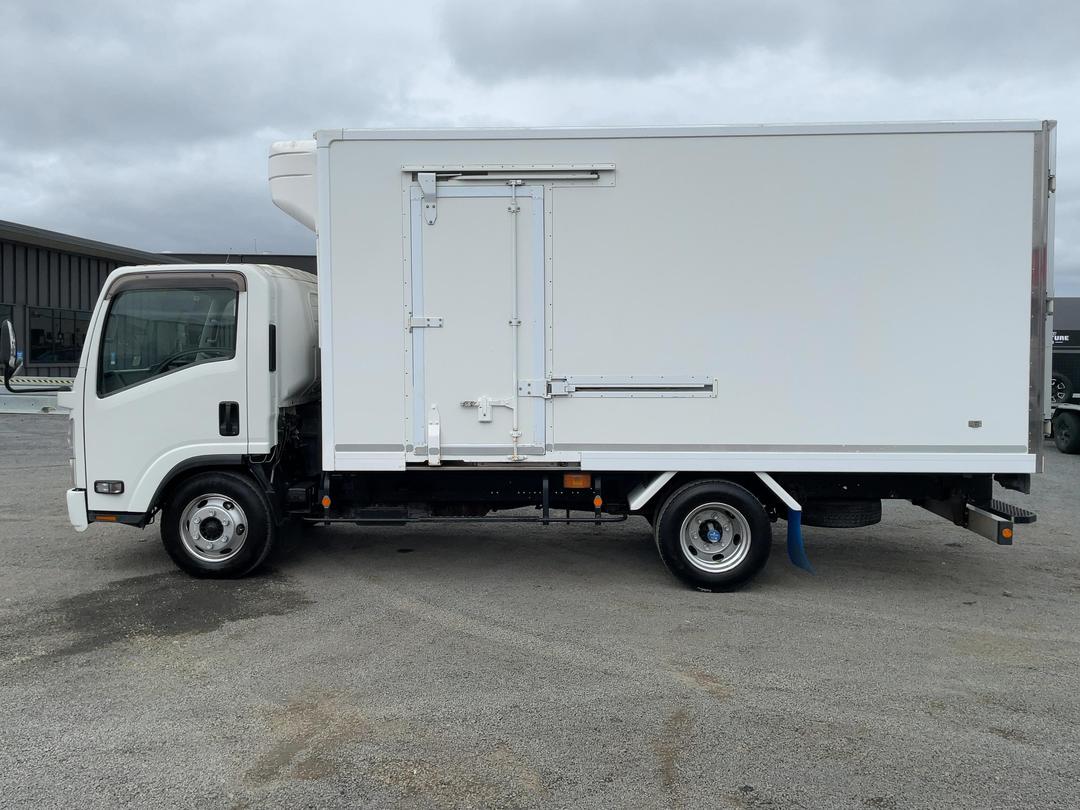 Photo '8' of Isuzu ELF Chiller