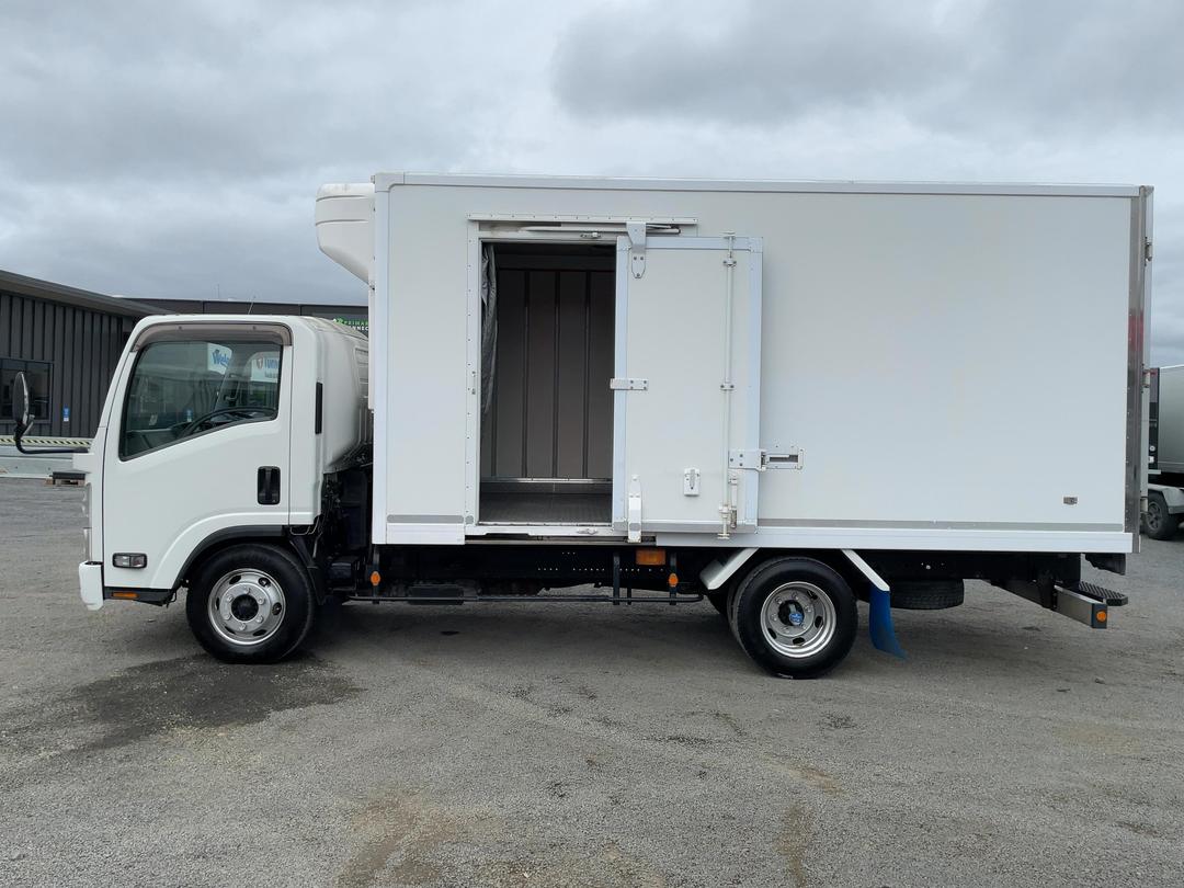Photo '9' of Isuzu ELF Chiller
