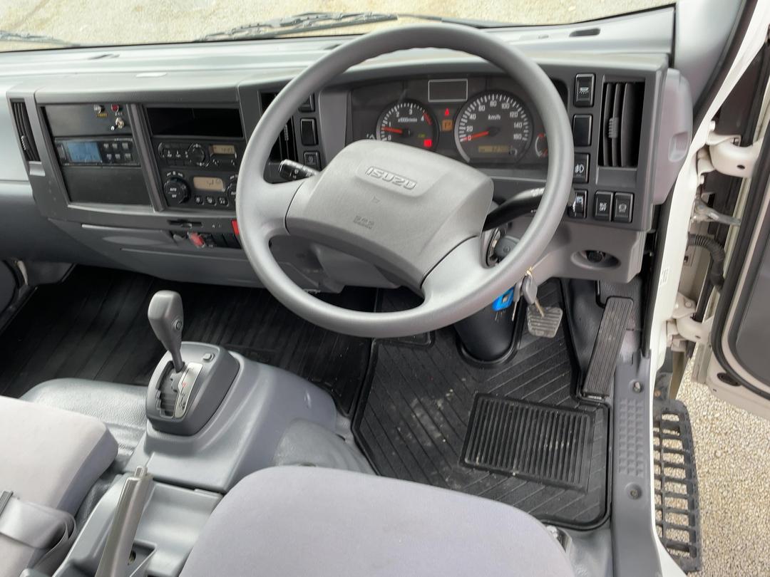 Photo '17' of Isuzu ELF Chiller