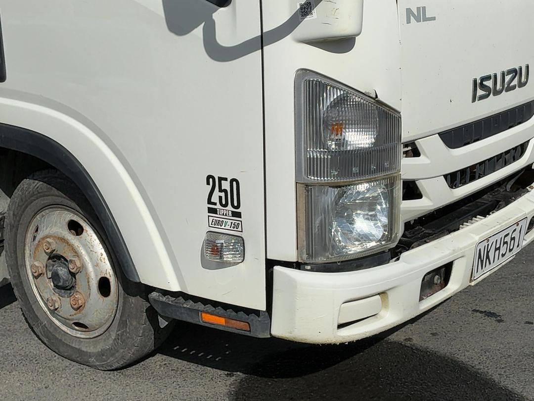 Photo '29' of Isuzu N Series NLR250S TIP Tipper