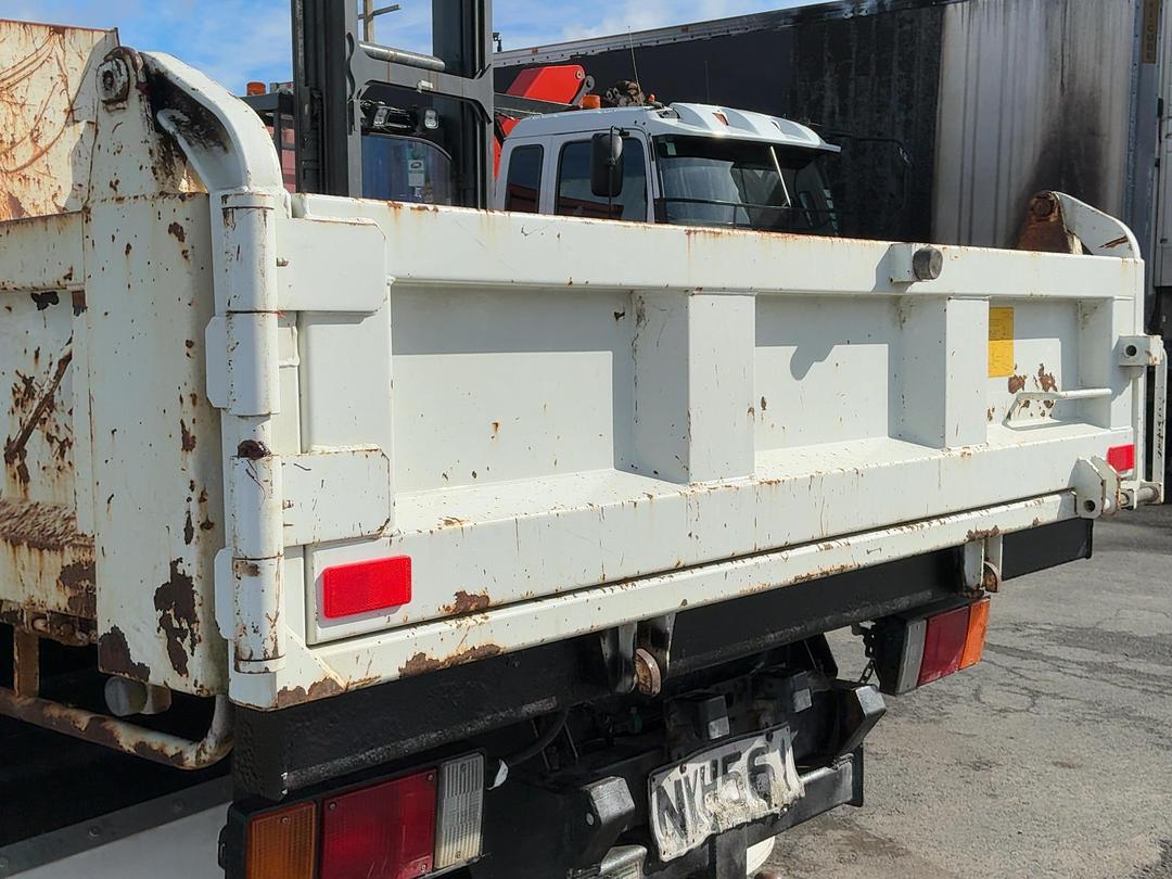 Photo '28' of Isuzu N Series NLR250S TIP Tipper