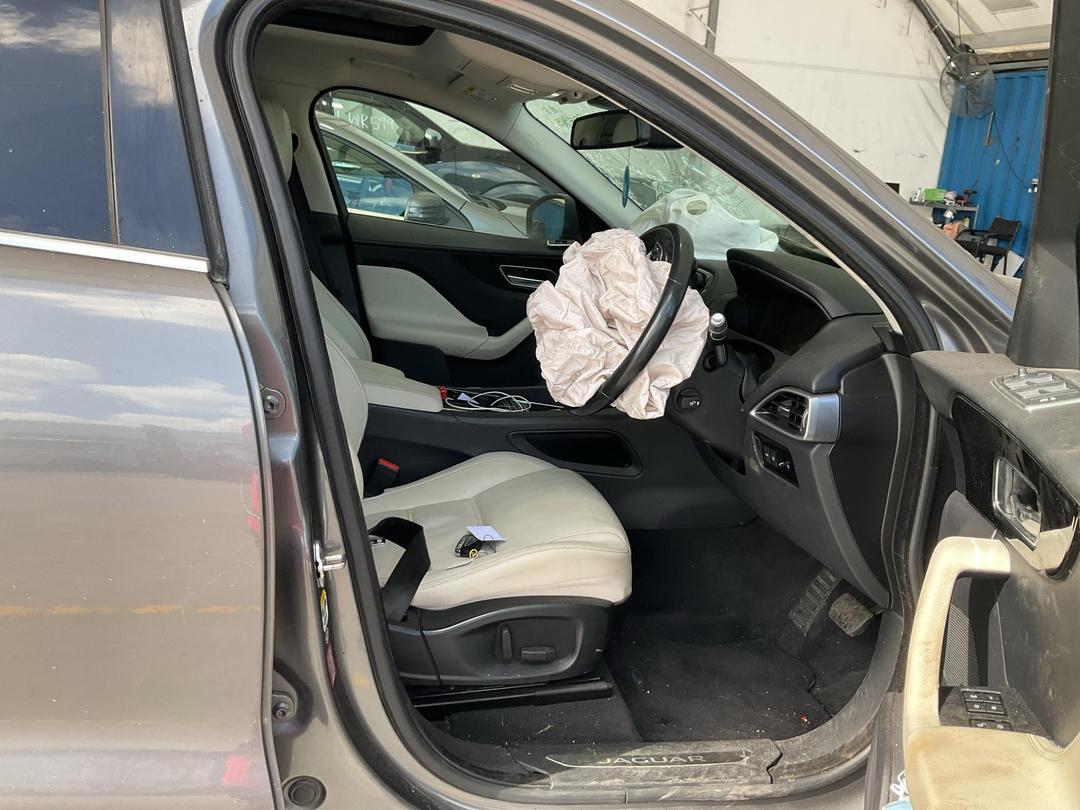 Photo '19' of Jaguar F-Pace