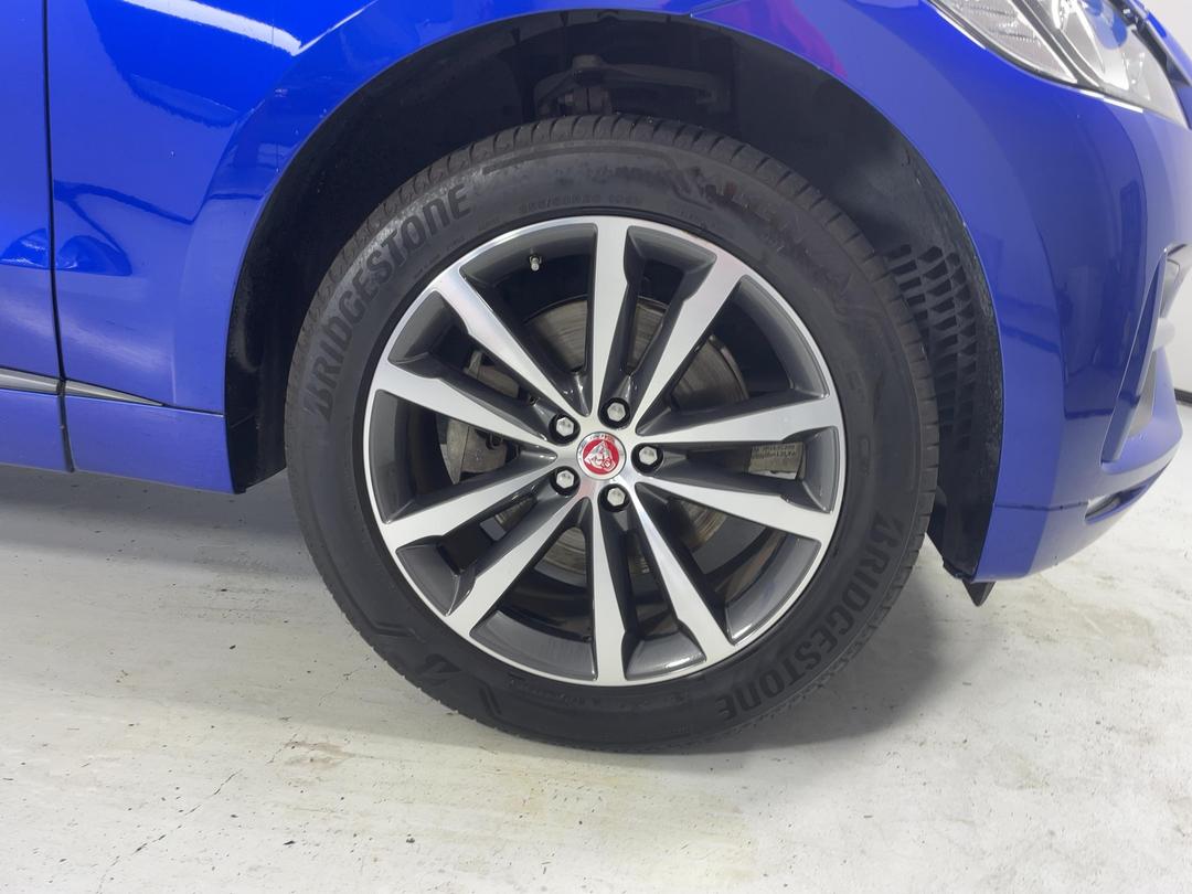 Photo '9' of Jaguar F-Pace