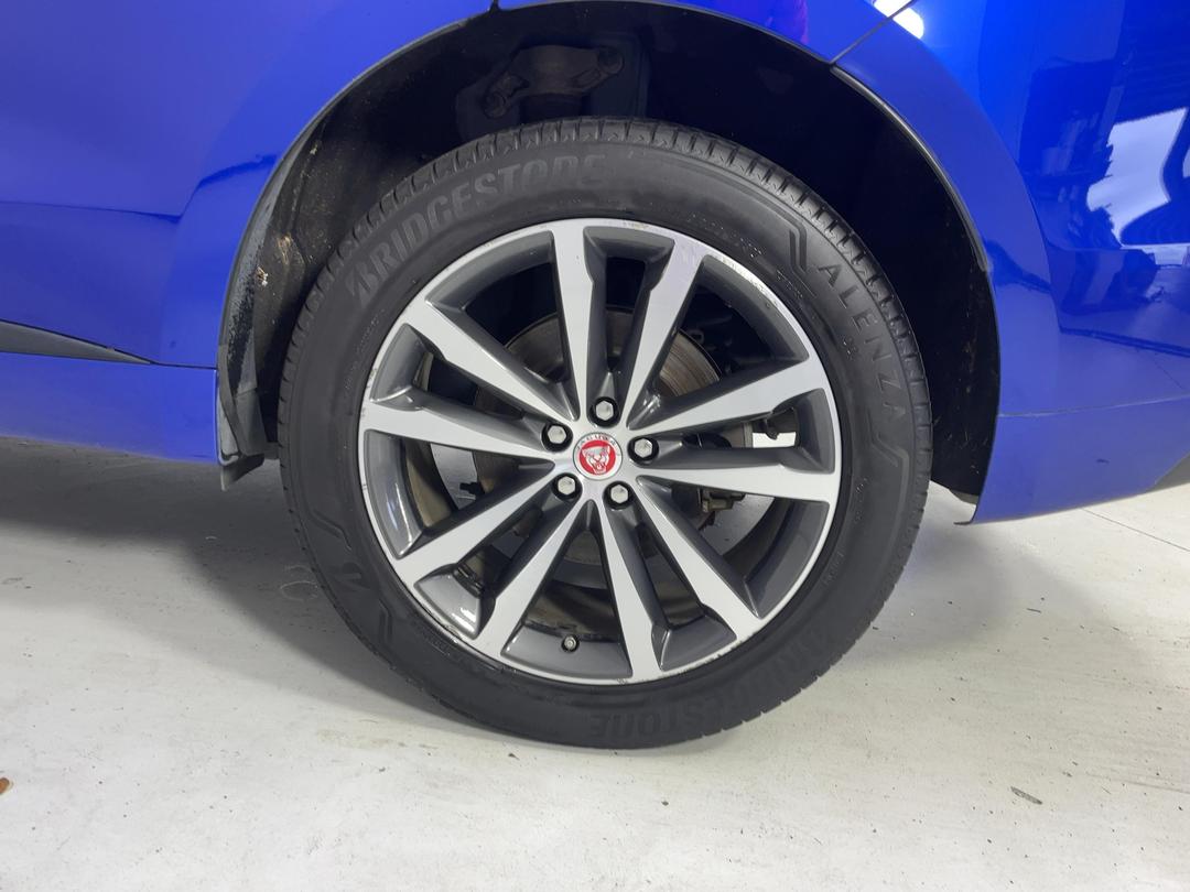 Photo '11' of Jaguar F-Pace