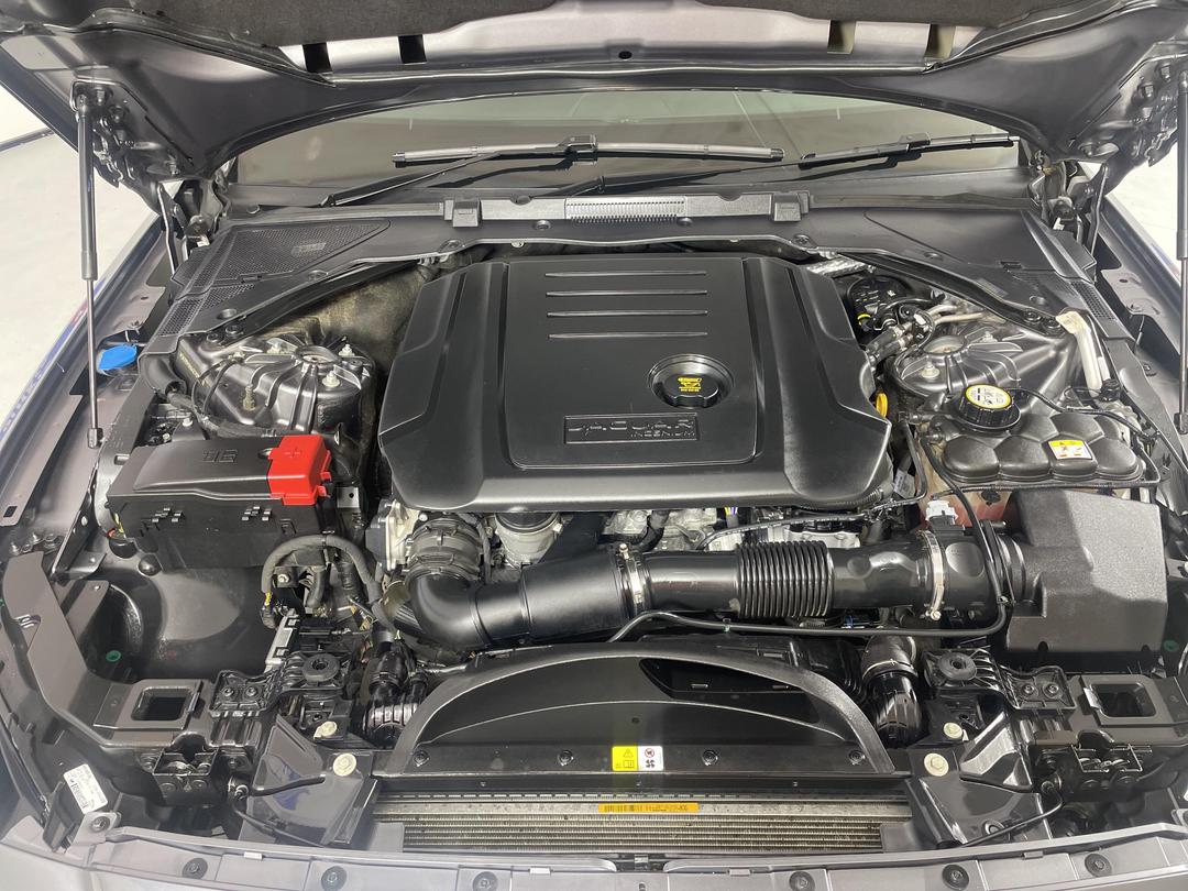 Photo '13' of Jaguar XF