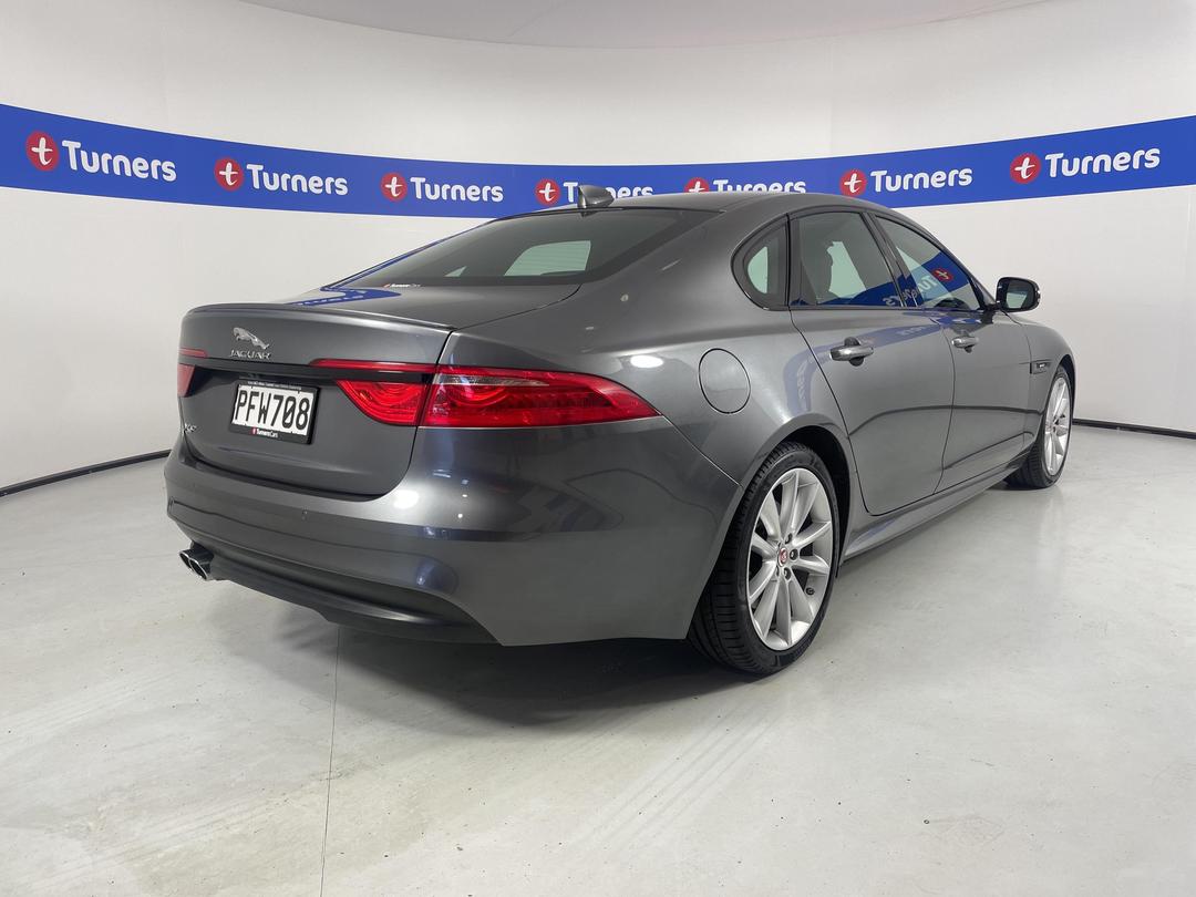 Photo '7' of Jaguar XF