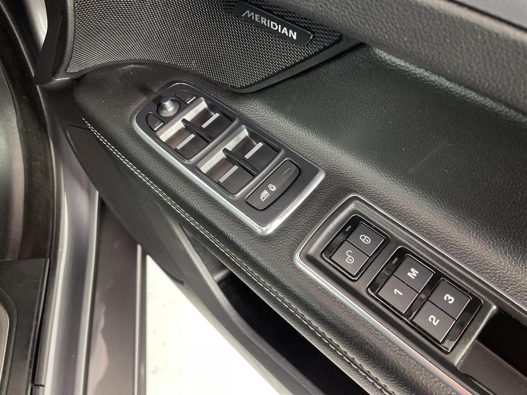 Photo '23' of Jaguar XF