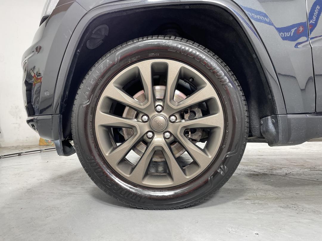 Photo '10' of Jeep Grand Cherokee